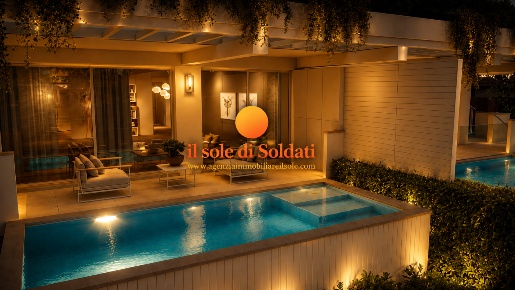 Foto Appartamento a Massa Marina di Massa Centro di 109 m² con 4 locali