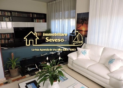 Foto Villa unifamiliare a Pietrasanta di 170 m² con 7 locali in vendita