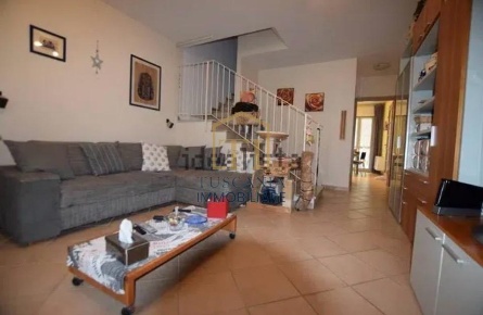Foto Casa indipendente a Poggibonsi Centro di 110 m² con 4 locali