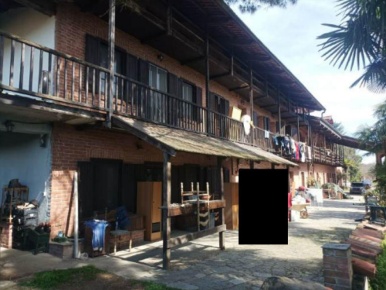 Foto Appartamento a Albiano d'Ivrea di 273 m² con 5 locali in vendita