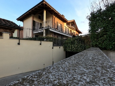 Foto Appartamento a Riva presso Chieri di 159 m² con 5 locali in vendita