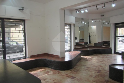 Foto Negozio in Piazzale Donatello, Firenze Santa Maria Novella di 125 m²
