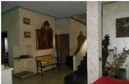 Foto Villa unifamiliare a Arezzo Frazioni Collinari di 240 m² con 12 locali