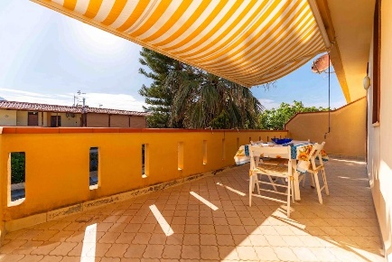 Foto Appartamento in via Val Di Noto, Campofelice di Roccella di 61 m²