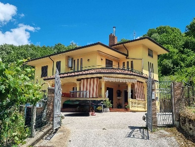 Foto Appartamento in Via dell'Emigrante, Montefalcione di 95 m² in vendita