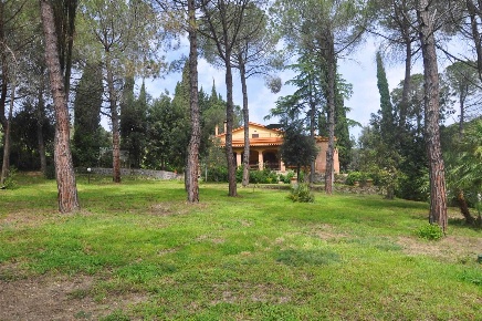 Foto Villa unifamiliare a Rosignano Marittimo di 170 m² con 7 locali