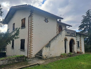 Foto Villa unifamiliare in Viale Degli Eroi, Citerna Centro di 450 m²