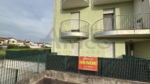 Foto Appartamento in Via Carlo Forlanini RO, Rovigo di 70 m² con 4 locali