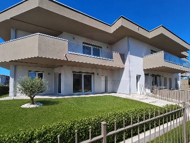 Foto Appartamento in Gioacchinino Rossini 232, Martinengo Centro di 200 m²