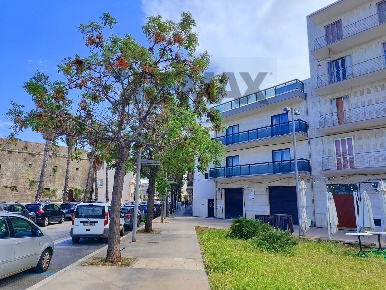 Foto Appartamento in Via Cristoforo Colombo 34, Mola di Bari Centro