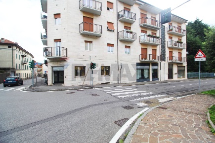 Foto Locale commerciale in via rampinelli 1, Ponte San Pietro Centro