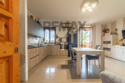 Foto Appartamento in Via Ugo Foscolo 5, Canino di 111 m² con 3 locali