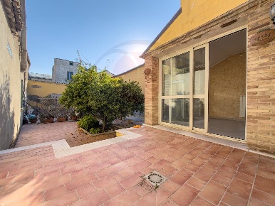 Foto Appartamento in piazza dei frentani, Lanciano di 139 m² con 6 locali
