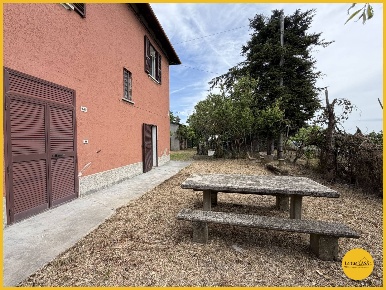 Foto Casa indipendente in Via Pianella 72, Budrio di 151 m² con 5 locali