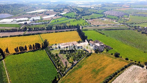 Foto Rustico in Contrada Miucia, Ispica di 9000 m² con 60 locali in vendita