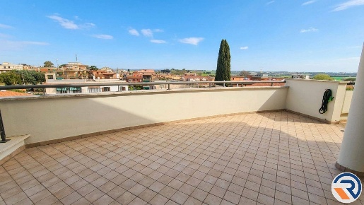 Foto Attico in Via Di Monte Cugno, Roma Acilia di 117 m² con 4 locali