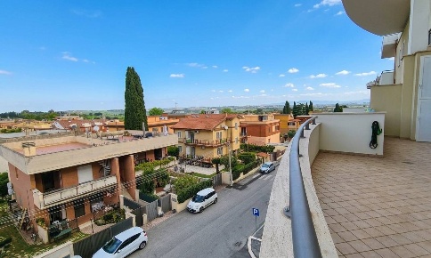 Foto Attico in Via Di Monte Cugno, Roma Acilia di 117 m² con 4 locali