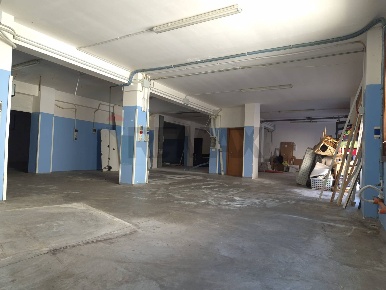 Foto Locale commerciale in via Bartolomeo Colleoni 30, Ragusa di 438 m²