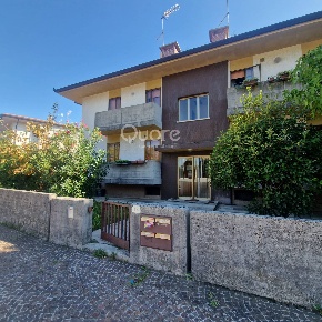 Foto Appartamento in Via Podrecca, Udine Ospedale di 100 m² con 5 locali