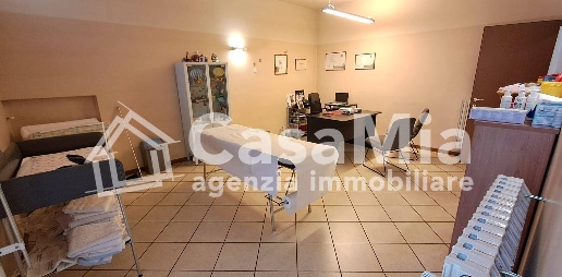 Foto Ufficio in Via De Gasperi, Cerro Maggiore di 70 m² con 2 locali