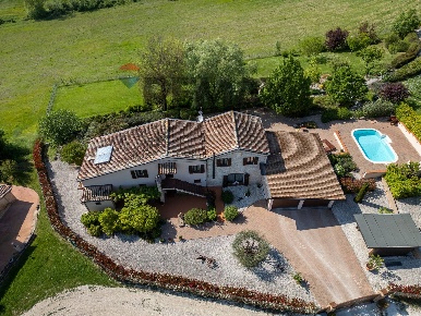 Foto Villa unifamiliare in Fraz. Costa 125, Arcevia di 256 m² con 10 locali