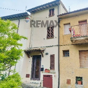 Foto Case semi ndipendenti in Frazione Serra Bassa 13, Foligno di 88 m²