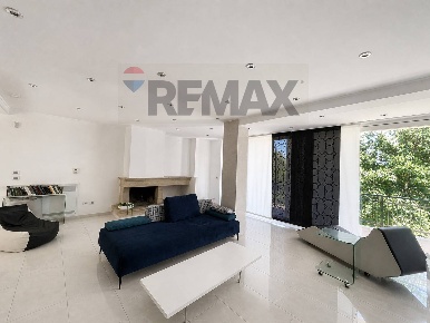 Foto Appartamento in Via Modigliani 91, Rende Roges di 332 m² con 6 locali