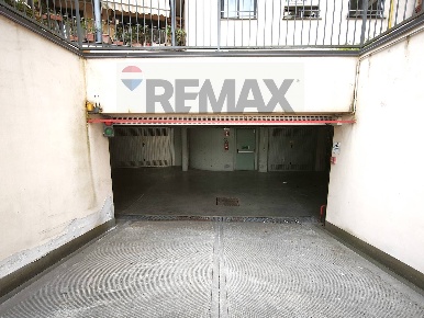 Foto Posti auto in ferrini 2, Pavia Città Giardino di 15 m² con 1 locali