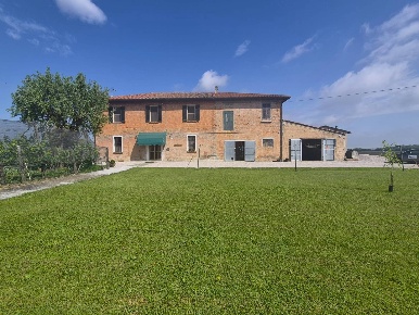 Foto Casa indipendente in Via Ferrara 11, Poggio Renatico di 293 m²
