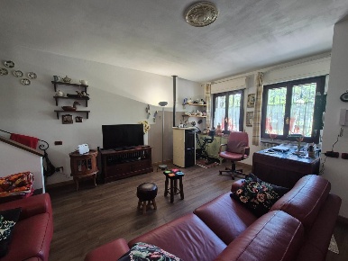 Foto Villa a schiera a Campiglia Marittima Venturina di 104 m² con 6 locali