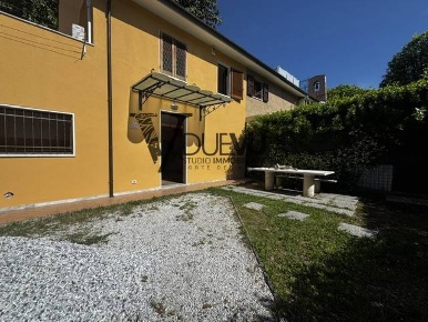 Foto Case semi ndipendenti in Via delle Iare, Pietrasanta di 80 m²