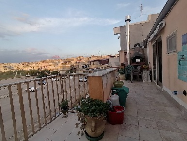 Foto Attico a Scicli Donnalucata di 85 m² con 5 locali in vendita