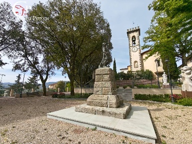 Foto Casa indipendente in Meleto 10, Cavriglia di 400 m² con 12 locali
