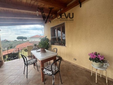 Foto Casa indipendente in Via Nerino Garbuio, Seravezza di 220 m²