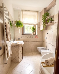 Foto Appartamento in via Gramsci, Pioltello Centro di 130 m² con 4 locali