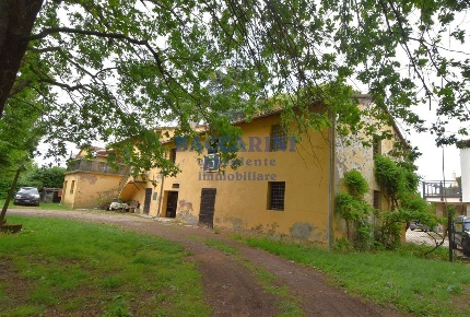 Foto Casa indipendente in VIA COLOMBARA, Solarolo di 728 m² con 8 locali