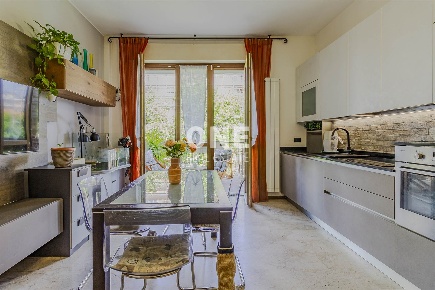 Foto Appartamento in Via Milazzo  1, Monza San Biagio di 96 m² con 4 locali