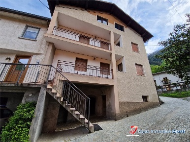 Foto Case semi ndipendenti in Via Pradella, Sonico Centro di 190 m²