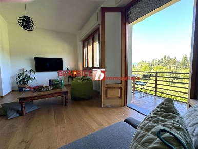 Foto Villa bifamiliare in VIA DELLA BILLONA, Lucca di 120 m² con 5 locali