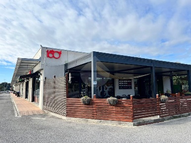 Foto Negozio in Via Vallerano, Roma di 270 m² con 2 locali in vendita