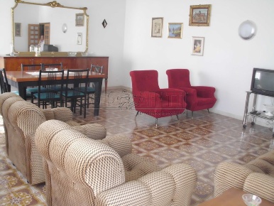 Foto Appartamento a Macerata Centro di 150 m² con 8 locali in affitto