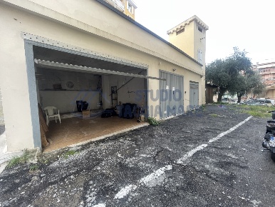 Foto Posti auto in Via Aurelia Ponente 258, Taggia Centro di 23 m²