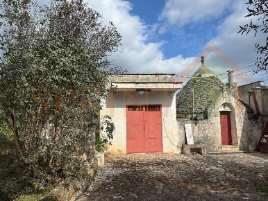 Foto Magazzino a Monopoli di 132 m² con 6 locali in vendita