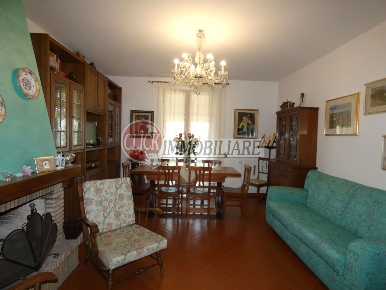 Foto Casa indipendente a Scarperia e San Piero di 150 m² con 5 locali
