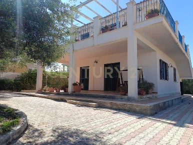 Foto Villa bifamiliare in Viale Pozzo Antico 1, Noto di 210 m² con 6 locali