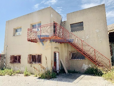 Foto Magazzino in Via Elorina, Siracusa Carrozziere - Sacramento in vendita