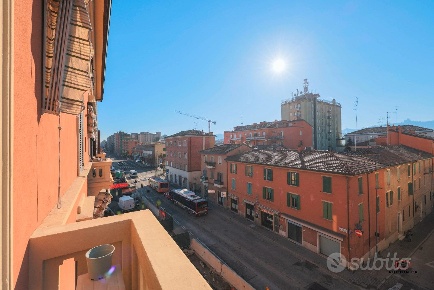 Foto Appartamento in Via Emilia Ponente ad.ze Via Berretta Rossa, Bologna