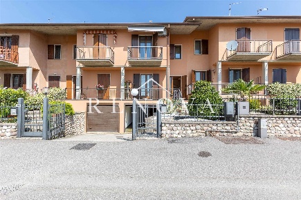 Foto Villa a schiera in via Giare, Cavaion Veronese Cavajon Veronese