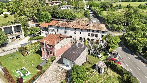 Foto Rustico in Via Belvedere 85, Pescantina di 176 m² con 5 locali
