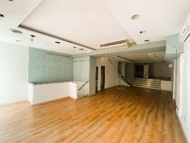Foto Negozio in VIA DEL DUOMO 4, Casale Monferrato Centro di 190 m²